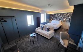 272 Accommodation